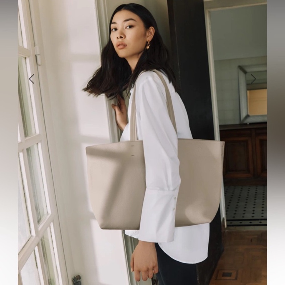 Cuyana Classic Easy Tote Stone